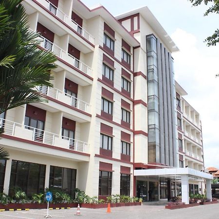 Hotel Surya Yudha Purwokerto Eksteriør bilde