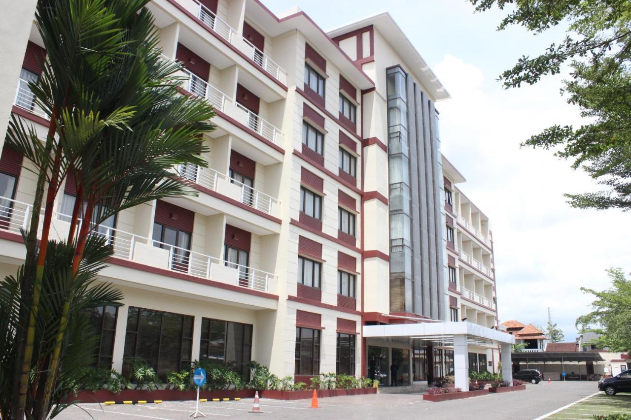 Hotel Surya Yudha Purwokerto Eksteriør bilde