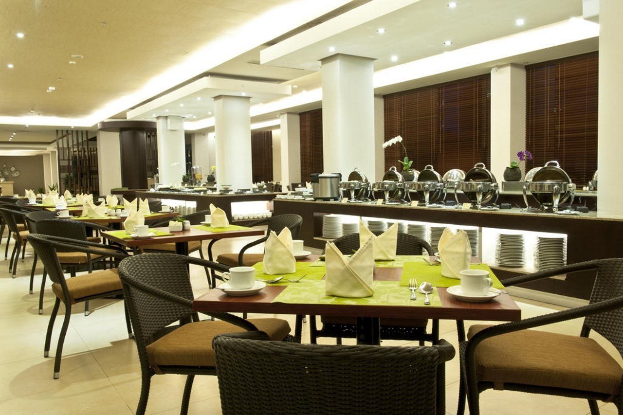 Hotel Surya Yudha Purwokerto Eksteriør bilde